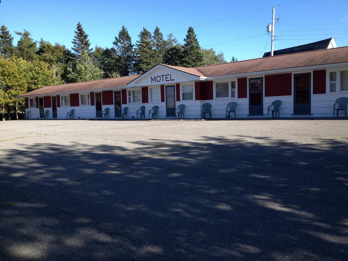 Webbers Lake Charlotte Motel Queen And Double Bed Kültér fotó